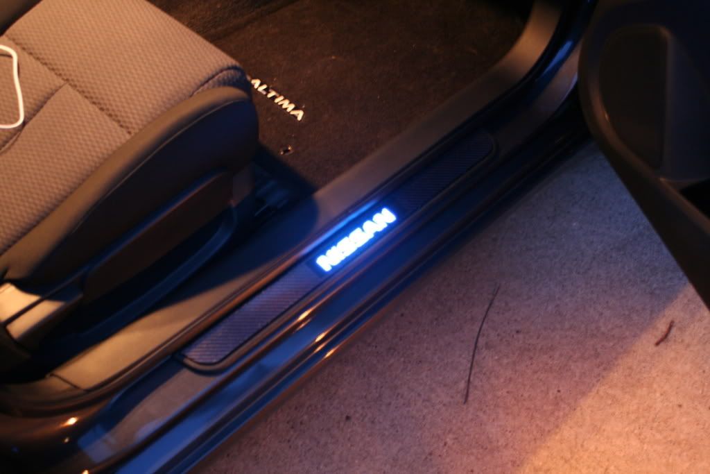 ILLUMINATED KICKPLATES FOR ALTIMA COUPE AND 4TH GEN SEDAN Nissan